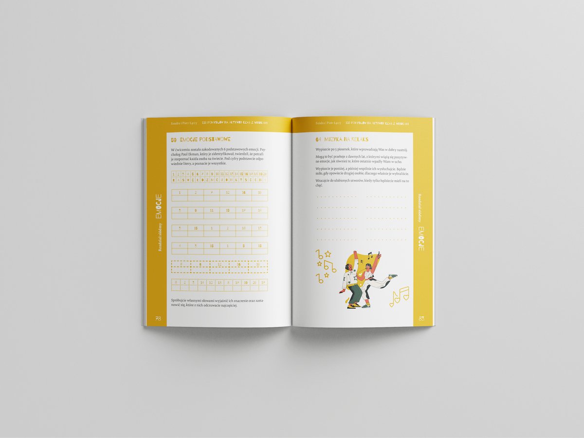 Zdjęcie otwartej książki. Na kolorowych stronach łamigłówka do rozwiązania. Zdjęcie otwartej książki. Na kolorowych stronach łamigłówka do rozwiązania.